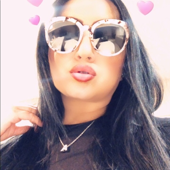 NEW✨ White Marble Sunglasses 😍 - Picture 6 of 6